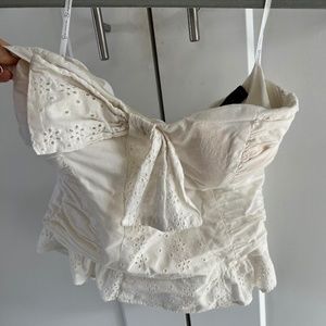 JESSICA SIMPSON Size M Ivory V-Neck Spaghetti Strap Buttons Eyelet Crop Top